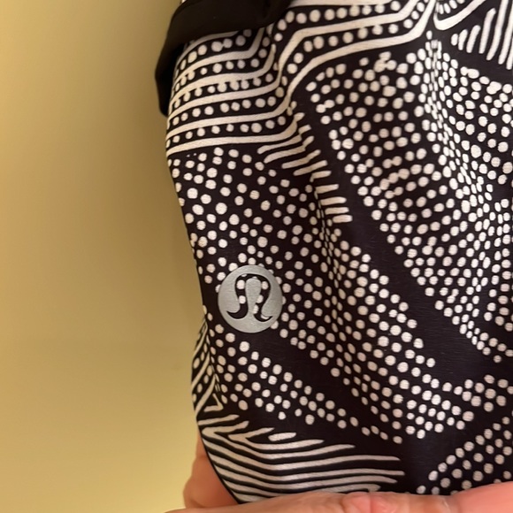 Lululemon Run Times Short- 2.5 inch inseam - Picture 3 of 3